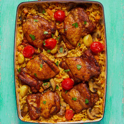 One Pot Mediterranean-style Chicken Orzo | Slimming &amp; Weight Watchers Friendly