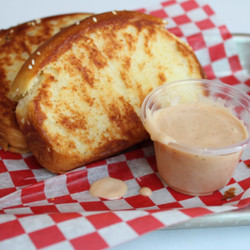 Copycat Raising Cane’s Bread Recipe