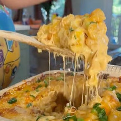 Tini's Famous Mac And Cheese