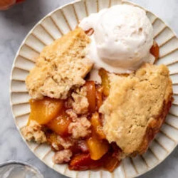 Simple Brown Sugar Vegan Peach Cobbler Recipe