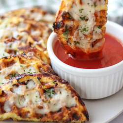 Full Detailed Recipe For Keto Cheesy Garlic Chaffle Bread