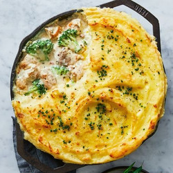 Creamy Chicken, Leek And Bacon Pie easy