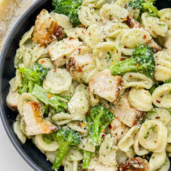 Copycat Olive Garden Chicken Con Broccoli