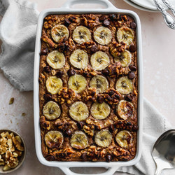 Chocolate Peanut Butter Banana Baked Oatmeal (vegan)