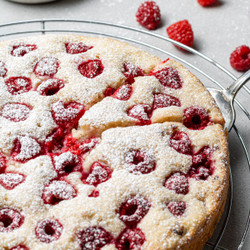 Summer Raspberry Cake