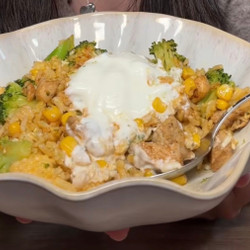 Gebratener Reis mit Hähnchen &amp; Brokkoli