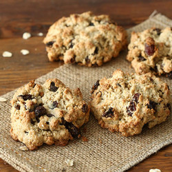 Vanishing Oatmeal Raisin Cookies