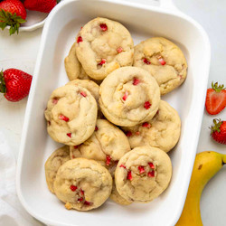 Strawberry Banana Cheesecake Cookies