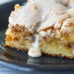Easy Cinnamon Roll Cake