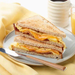 Quick And Easy Bacon, Egg And Cheese