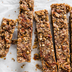 3:1 Keto Savory Garlic And Herb Granola Bars