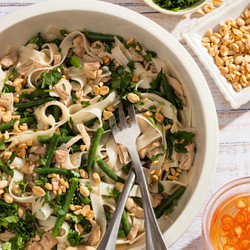 Instant Pot Sweet And Savory Rice Noodles With Chicken And Green Beans