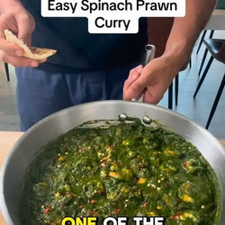 Spinach Prawn Curry