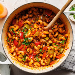 Veganes Nudelgulasch Mit Tofu-hack