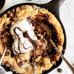 Mini Skillet Cookie (pizookie)