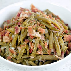 Copycat Cracker Barrel Country Green Beans Recipe | Cdkitchen.com
