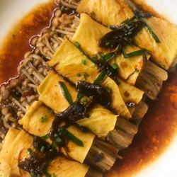 Enoki In Tofu Skin (金针菇豆皮卷)