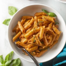 Creamy Cashew Tomato Pasta