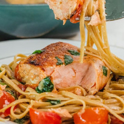 Healthy &amp; Creamy Tuscan Salmon Pasta