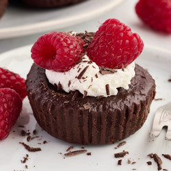 2-ingredient Chocolate Fudge Cakes