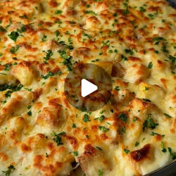Cheesy Bolognese And Potato Bake