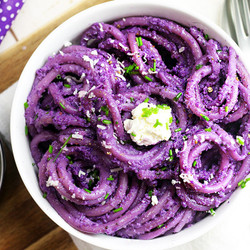 Spaghetti Viola Con Cavolo Cappuccio