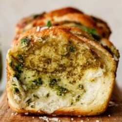 Pesto Pull Apart-bread