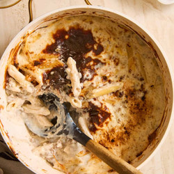 One Pot Macarona Bechamel. / Food Dolls