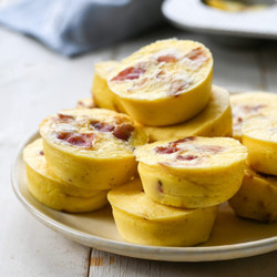 Egg Bites With Bacon &amp; Gruyère