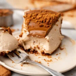 Creamy No Bake Vegan Biscoff Cheesecake (7 Ingredients!)