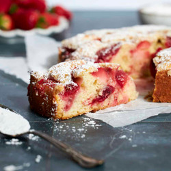 Sourdough Discard Strawberry Cake