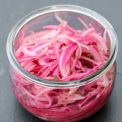 Yucatán Quick Pickled Red Onions