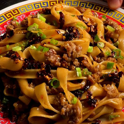 Crack Pork Noodles