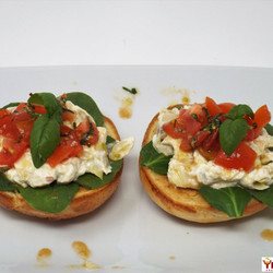Bruschetta Bagels With Artichoke Cream Cheese