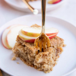 Apple Oatmeal Breakfast Cake