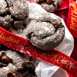 Gooey Chocolate Crinkle Cookies