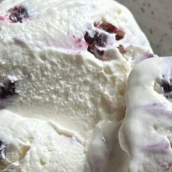 Homemade Vanilla Ice Cream - Lilly Lou Tay