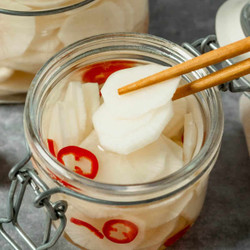Quick 3 Ingredient Pickled Daikon Radish