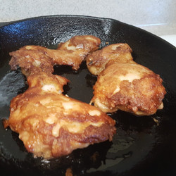 Crispy Pan Fried Chicken Thighs With Lemon