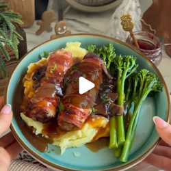 Brie &amp; Cranberry Pigs In Blankets With Mash &amp; Gravy