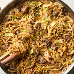 Garlicky Beef And Cabbage Noodles