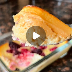 High-protein Greek Yogurt Berry Bake