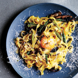 Fettuccine With Shiitakes And Asparagus