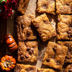 Cinnamon Swirl Chocolate Chip Pumpkin Cookie Bars