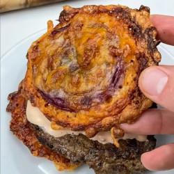 Low-carb In-n-out Burger Copycat With Cheesy Onion Buns