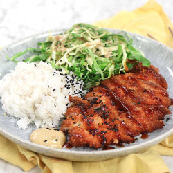 Tonkatsu - Japansk Schnitzel Med Krämig Kålsallad