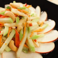 Chayote &amp; Apple Salad ตำฟักแม้ว Tum Fakmeaw