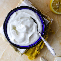 5-minute Fluffy Toum (no Food Processor!)