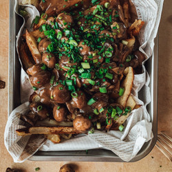 Wedge Fries With Mushroom Gravy