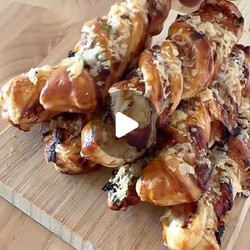 Cranberry Brie Turkey Puff Pastry Twists apps and snacks.